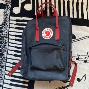 Fjallraven Kanken Black Blackpack